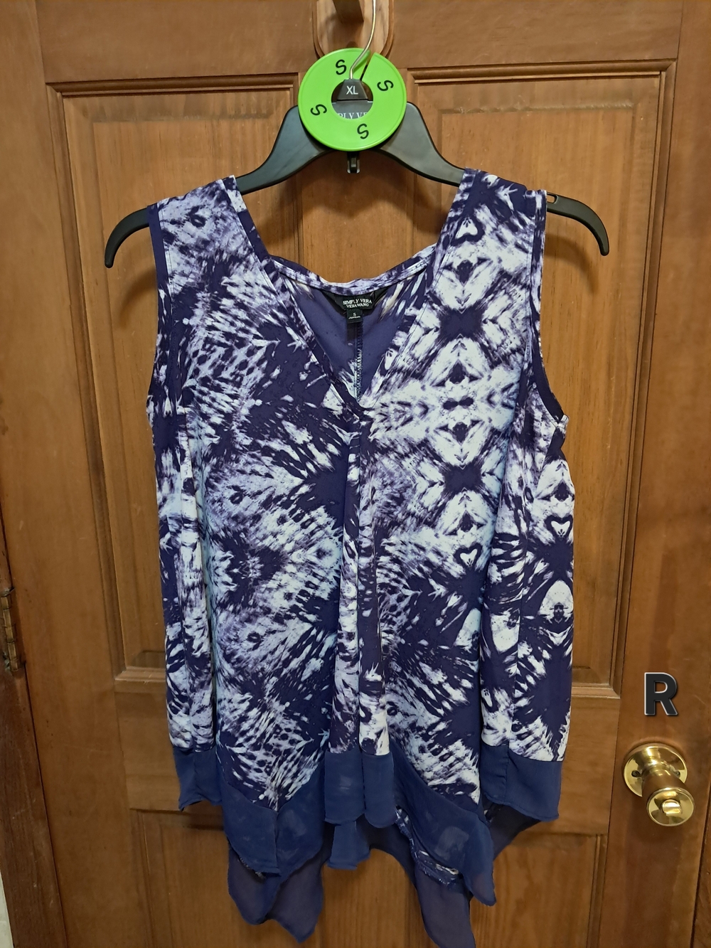 Simply Vera Vera Wang Navy and White Tie-Dye V-Neck Tank